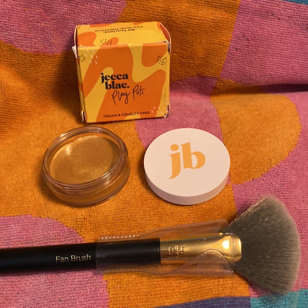 jecca blac “Play Pot” shimmer/finishing cream. (Eyes, lips, cheeks; your choice!